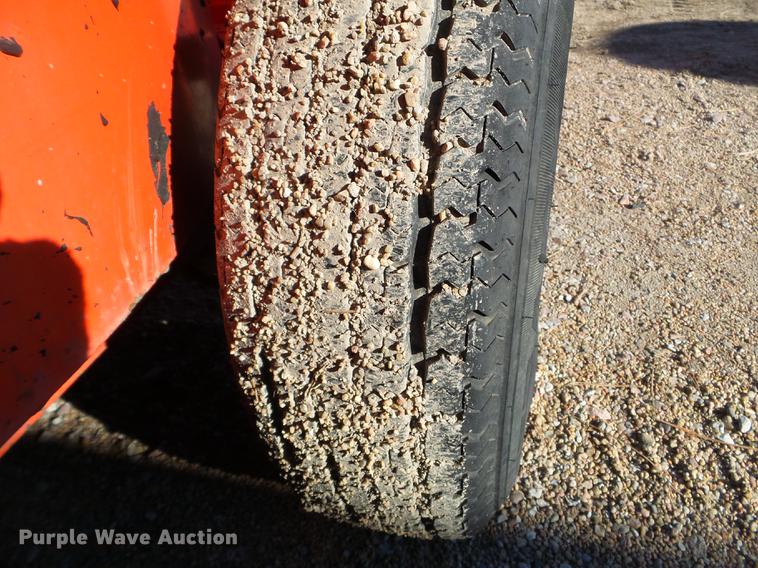 image for item EW9878 2000 Crafco EZ Pour 200D melter applicator