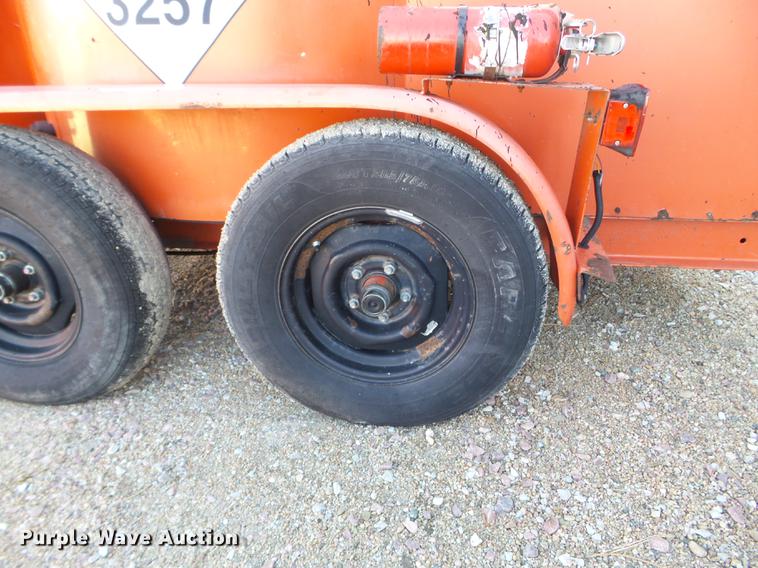 image for item EW9878 2000 Crafco EZ Pour 200D melter applicator