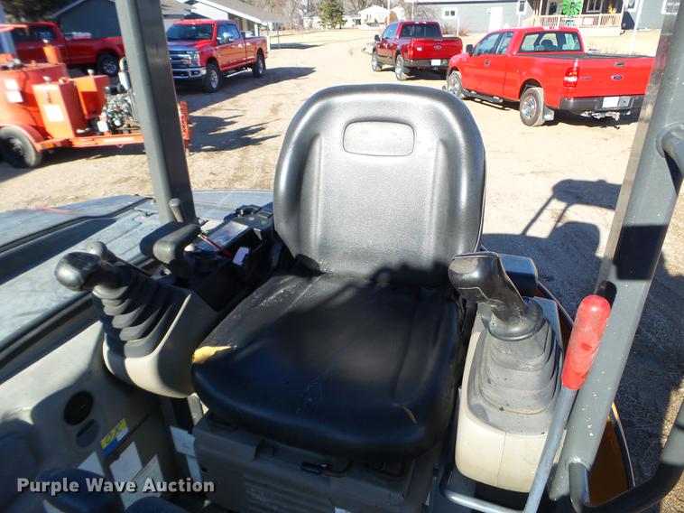 image for item EW9879 2007 Case CX50B mini excavator