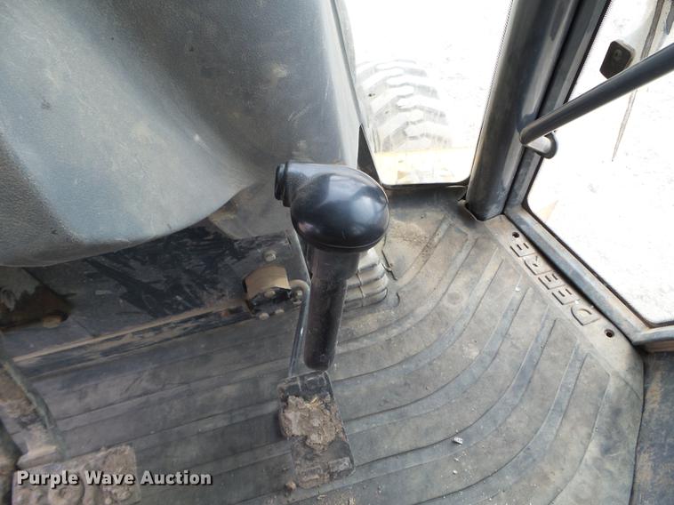 image for item EW9881 2005 John Deere 310G backhoe