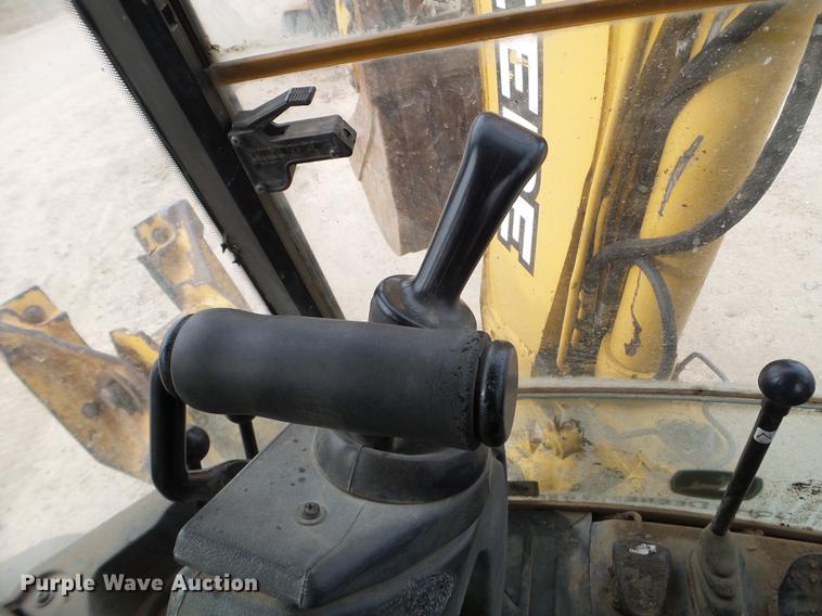 image for item EW9881 2005 John Deere 310G backhoe