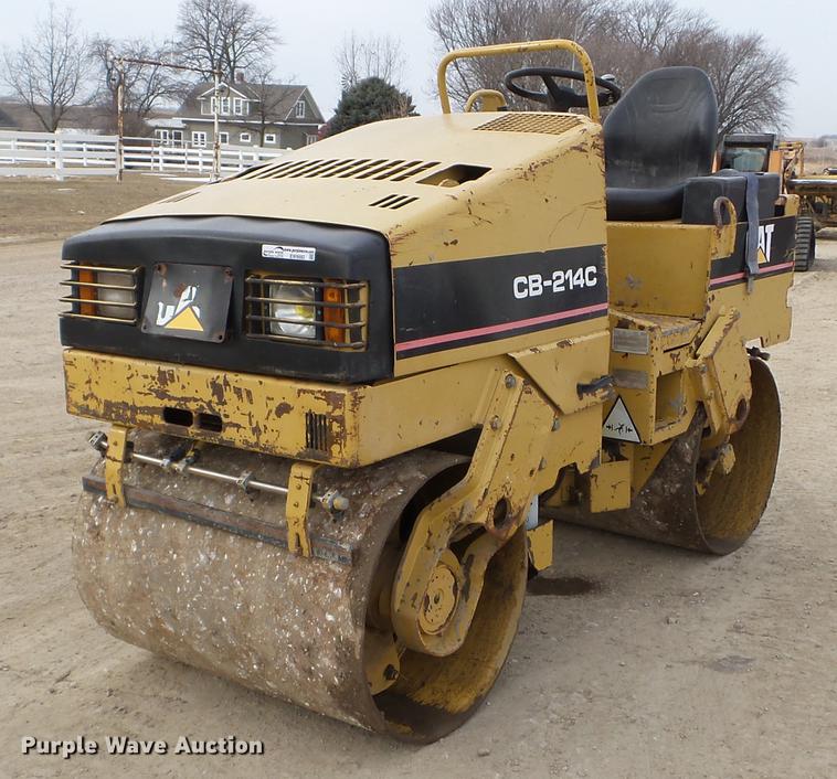 image for item EW9882 1994 Caterpillar CB-214C vibratory double drum roller