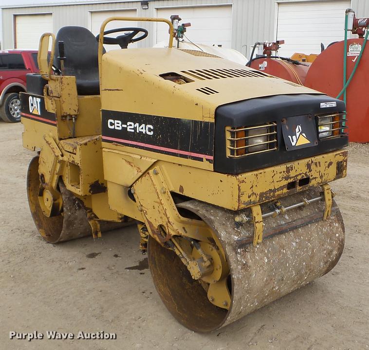 image for item EW9882 1994 Caterpillar CB-214C vibratory double drum roller