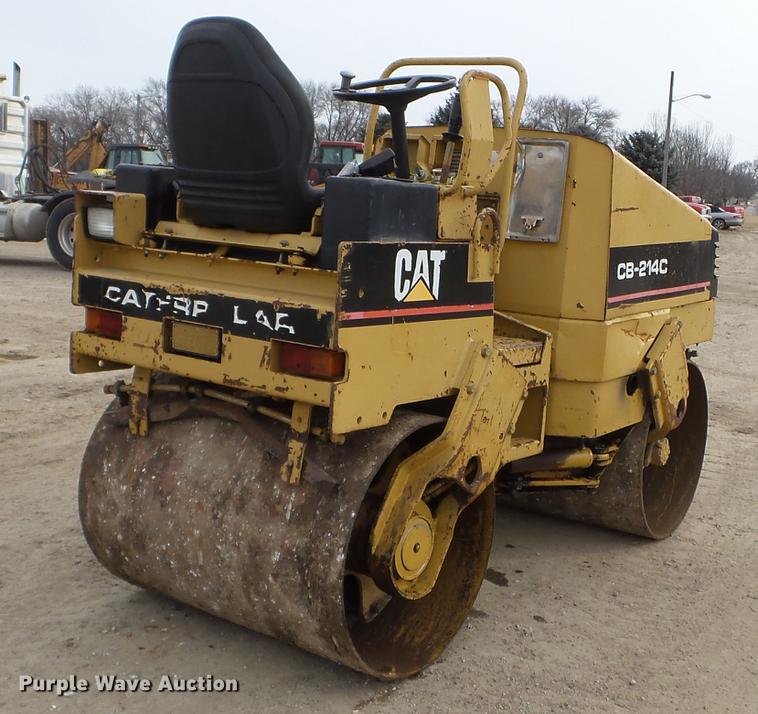image for item EW9882 1994 Caterpillar CB-214C vibratory double drum roller
