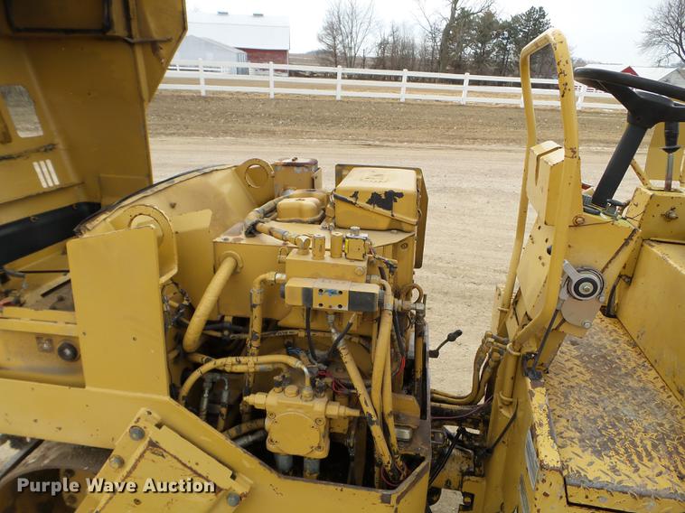 image for item EW9882 1994 Caterpillar CB-214C vibratory double drum roller