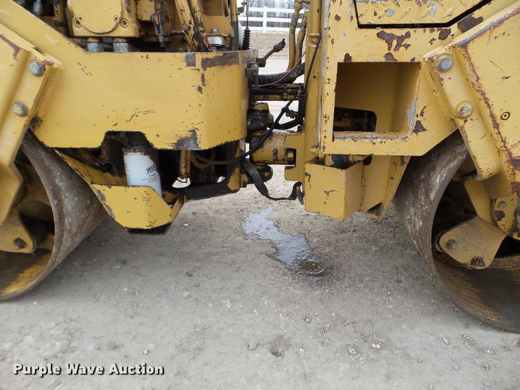 image for item EW9882 1994 Caterpillar CB-214C vibratory double drum roller