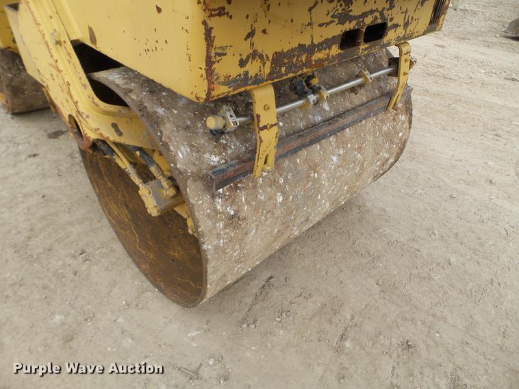 image for item EW9882 1994 Caterpillar CB-214C vibratory double drum roller