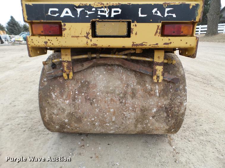 image for item EW9882 1994 Caterpillar CB-214C vibratory double drum roller