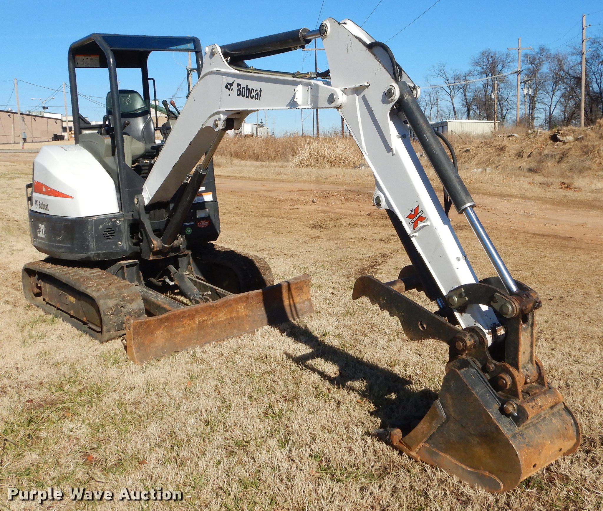 2015 Bobcat E32 mini excavator in Langley, OK Item ER9418 sold
