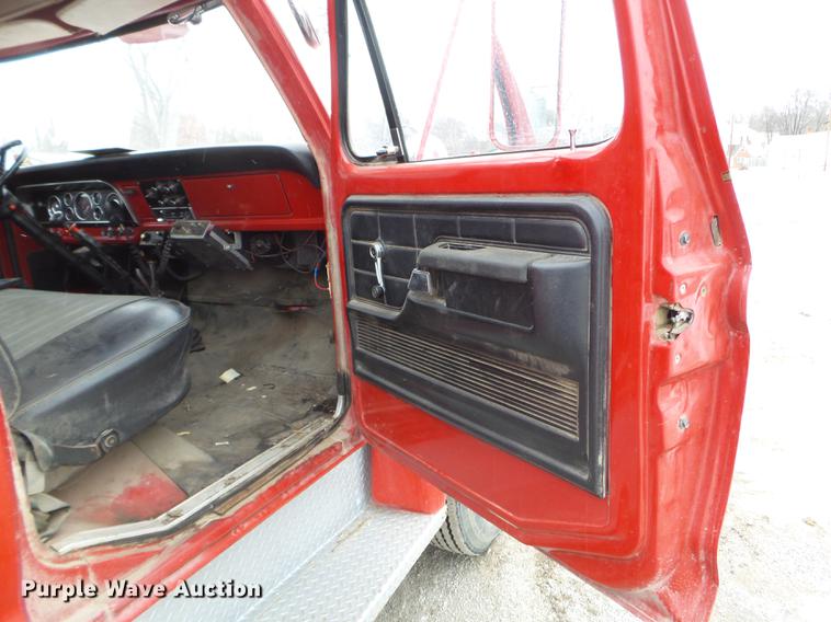 image for item DC1235 1974 Ford F700 fire truck