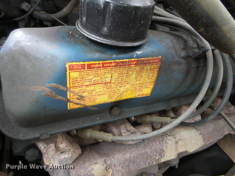 image for item DC1235 1974 Ford F700 fire truck