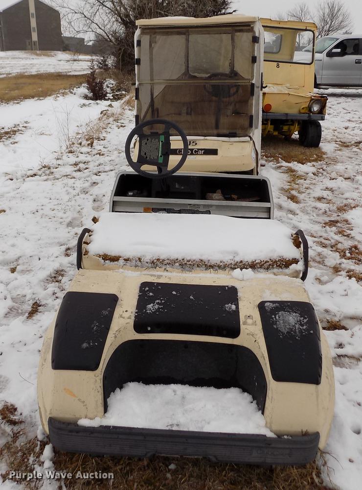 image for item DE0439 Club Car golf cart