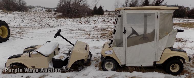 image for item DE0439 Club Car golf cart