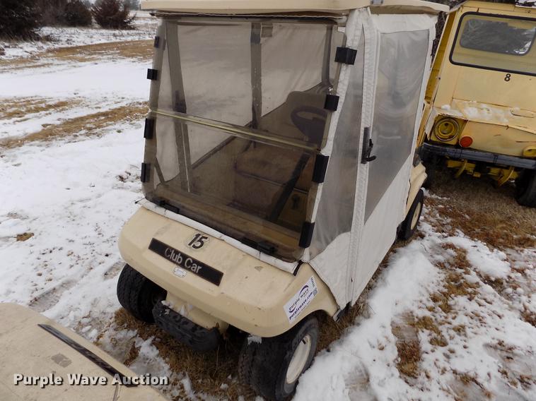 image for item DE0439 Club Car golf cart
