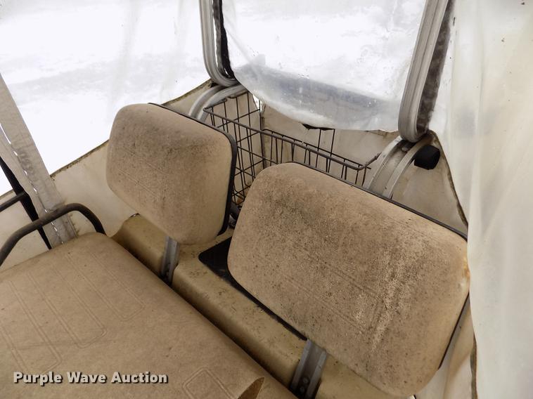 image for item DE0439 Club Car golf cart