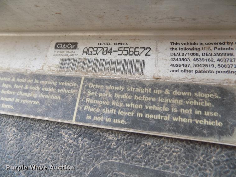 image for item DE0439 Club Car golf cart