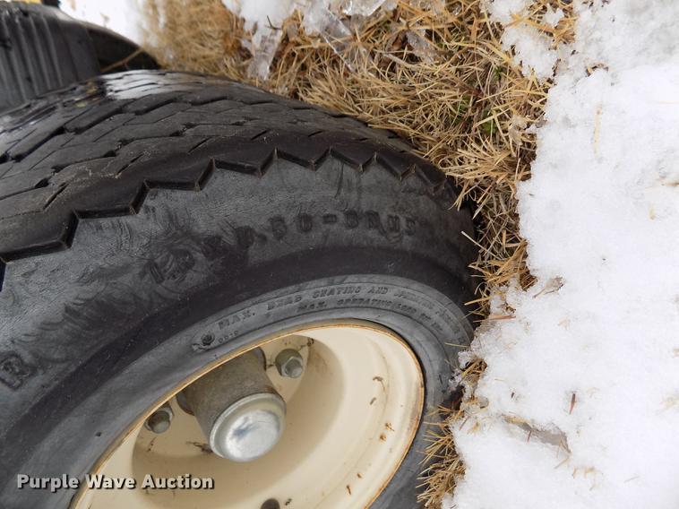 image for item DE0439 Club Car golf cart