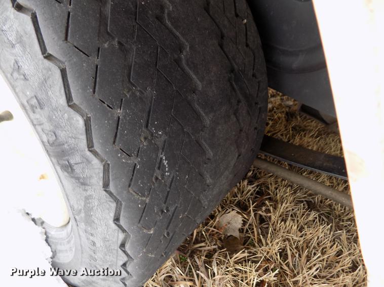 image for item DE0439 Club Car golf cart