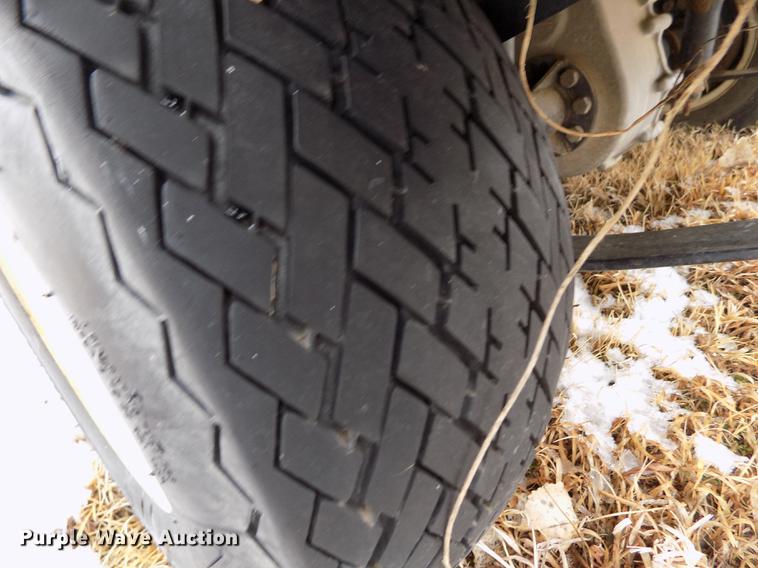 image for item DE0439 Club Car golf cart