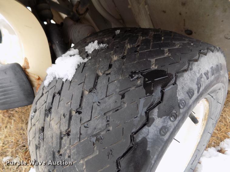 image for item DE0439 Club Car golf cart