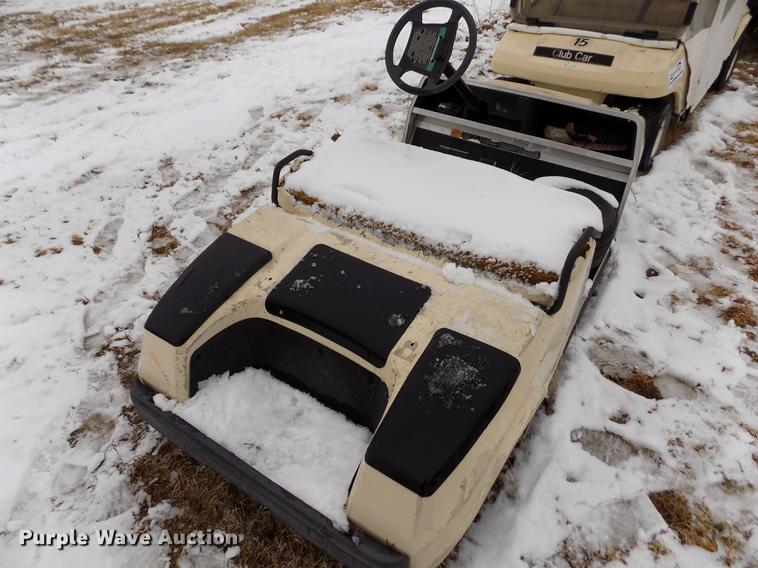image for item DE0439 Club Car golf cart
