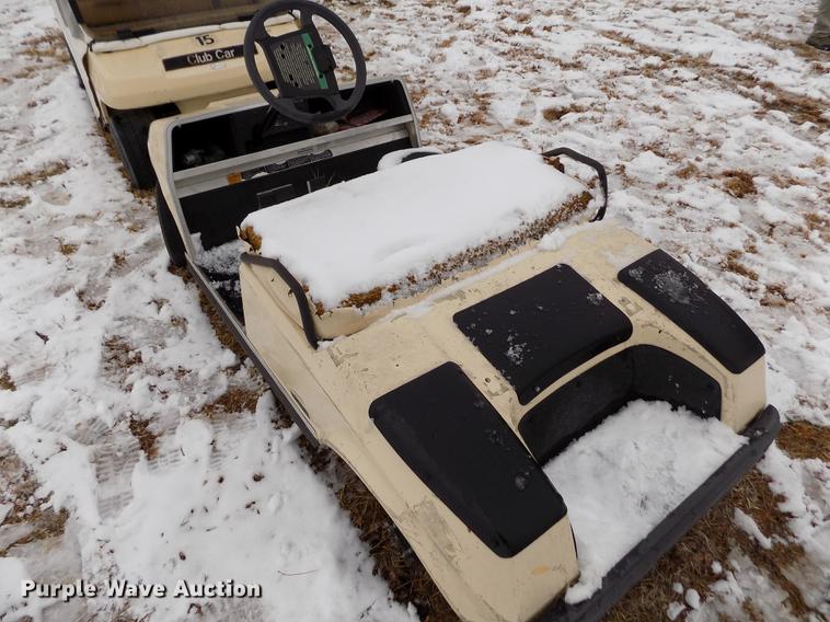 image for item DE0439 Club Car golf cart