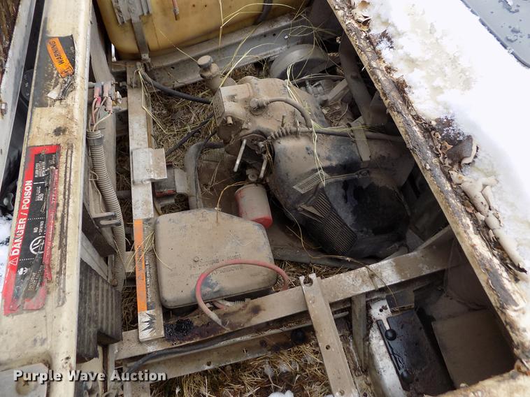 image for item DE0439 Club Car golf cart