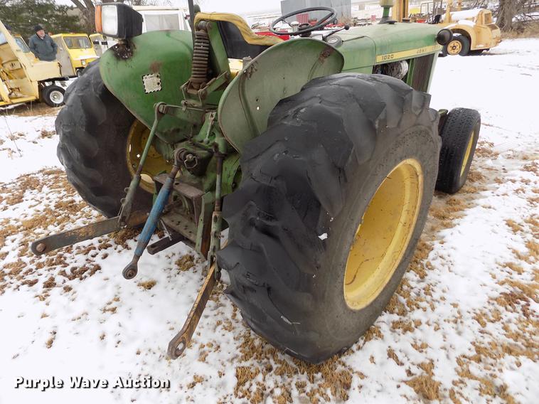 image for item DE0440 John Deere 1020 tractor