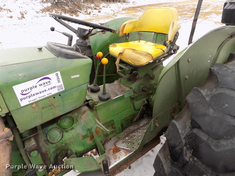 image for item DE0440 John Deere 1020 tractor