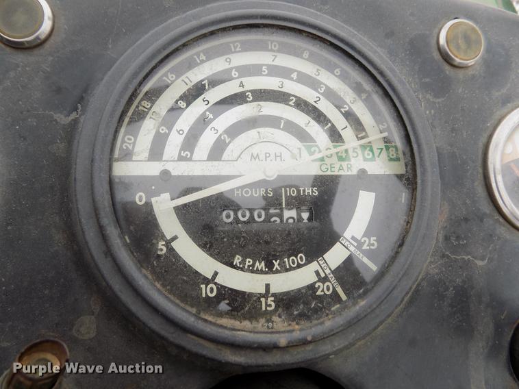 image for item DE0440 John Deere 1020 tractor