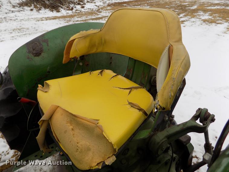 image for item DE0440 John Deere 1020 tractor