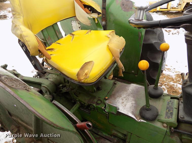 image for item DE0440 John Deere 1020 tractor