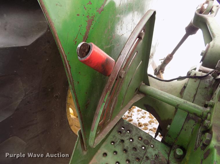 image for item DE0440 John Deere 1020 tractor