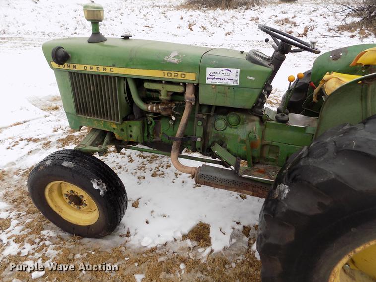 image for item DE0440 John Deere 1020 tractor
