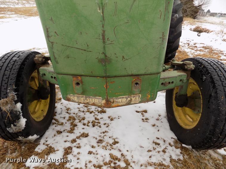 image for item DE0440 John Deere 1020 tractor