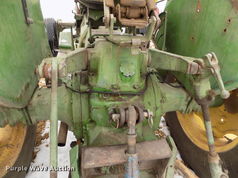 image for item DE0440 John Deere 1020 tractor