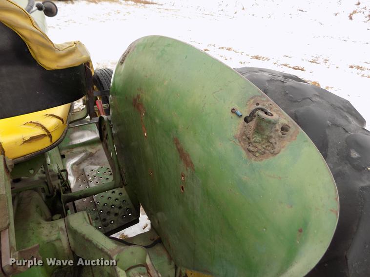 image for item DE0440 John Deere 1020 tractor