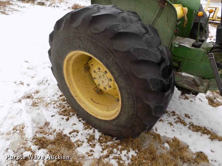 image for item DE0440 John Deere 1020 tractor