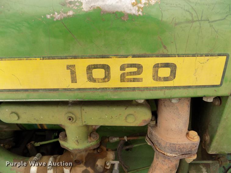 image for item DE0440 John Deere 1020 tractor