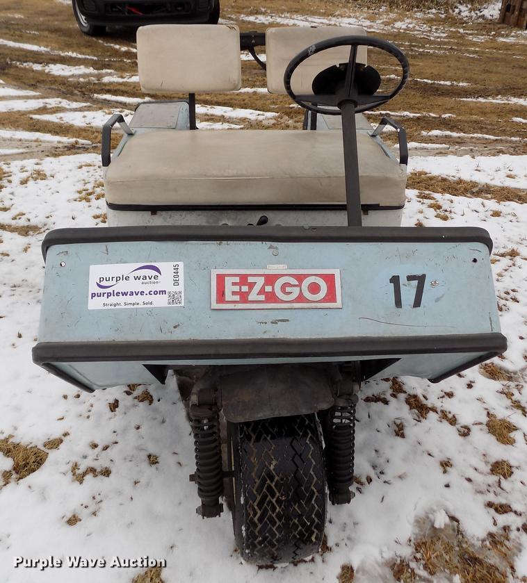 image for item DE0445 Ez-go golf cart