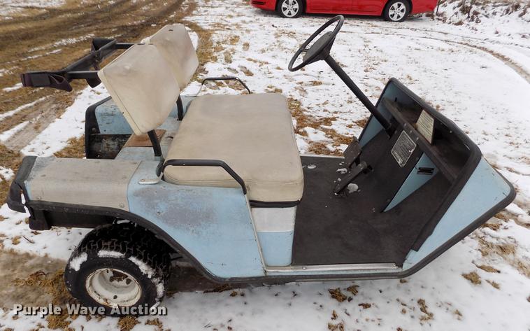 image for item DE0445 Ez-go golf cart