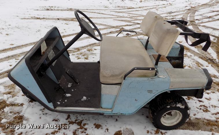 image for item DE0445 Ez-go golf cart