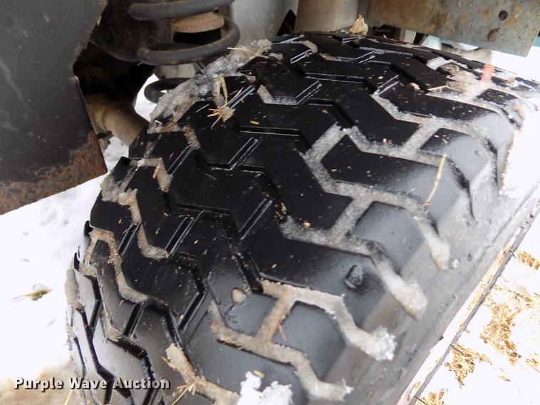 image for item DE0445 Ez-go golf cart