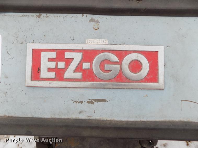image for item DE0445 Ez-go golf cart