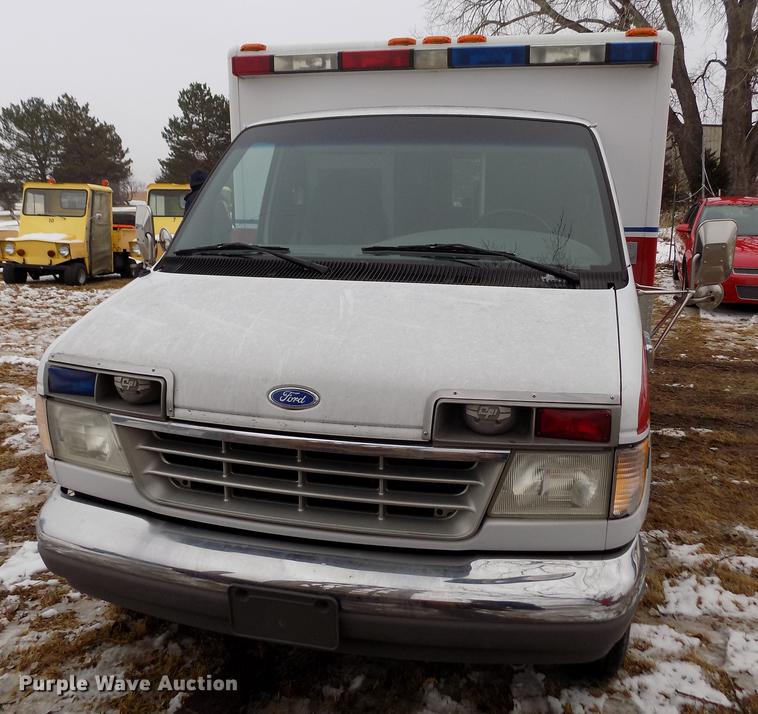 image for item DE0447 1995 Ford Econoline E350 ambulance
