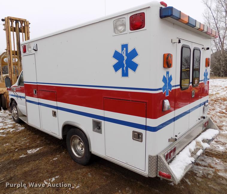 image for item DE0447 1995 Ford Econoline E350 ambulance