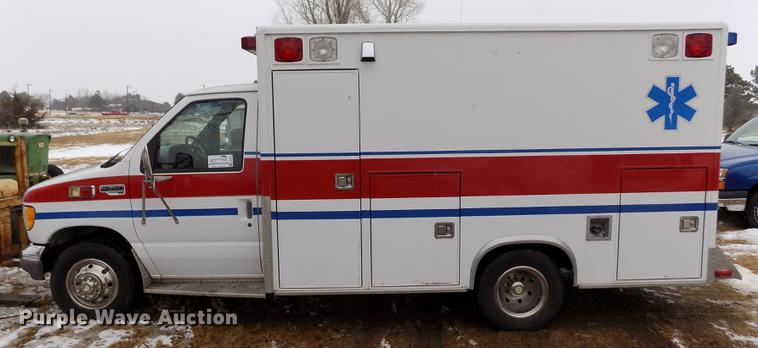 image for item DE0447 1995 Ford Econoline E350 ambulance