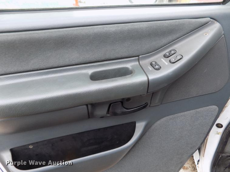 image for item DE0447 1995 Ford Econoline E350 ambulance