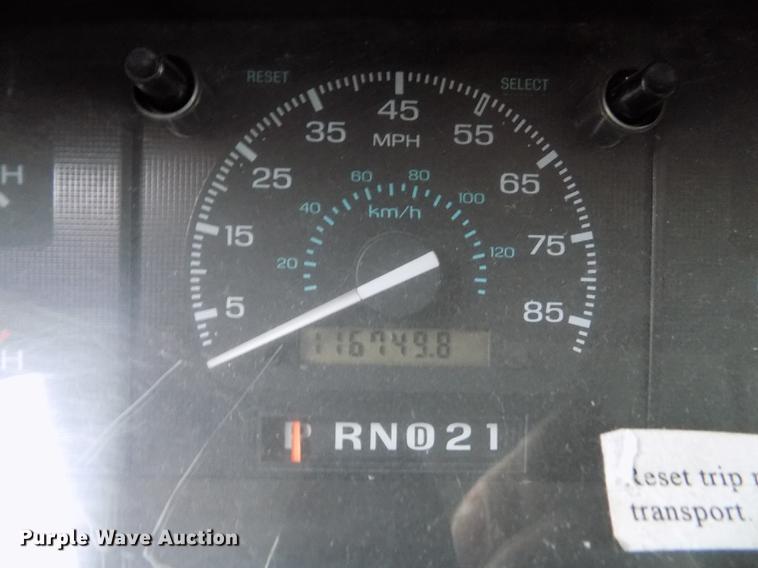 image for item DE0447 1995 Ford Econoline E350 ambulance