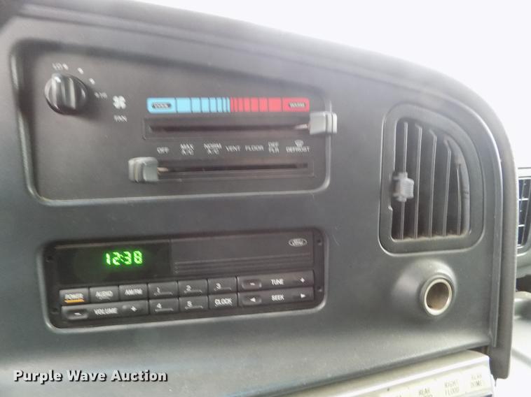 image for item DE0447 1995 Ford Econoline E350 ambulance